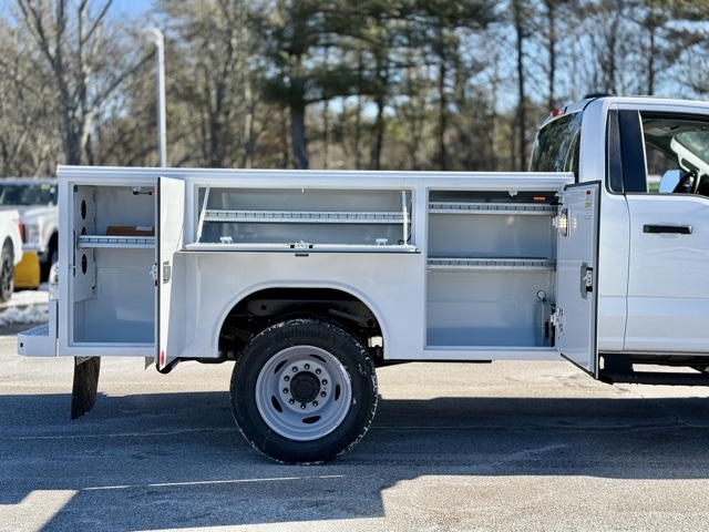 2024 Ford F-550 XL photo 4