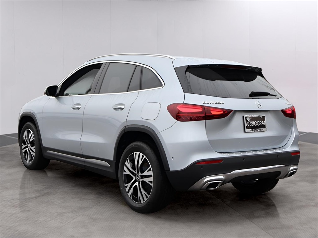 2025 Mercedes Benz GLA 250 4MATIC photo 3