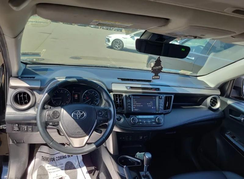2018 Toyota RAV4 Limited Platinum photo 5