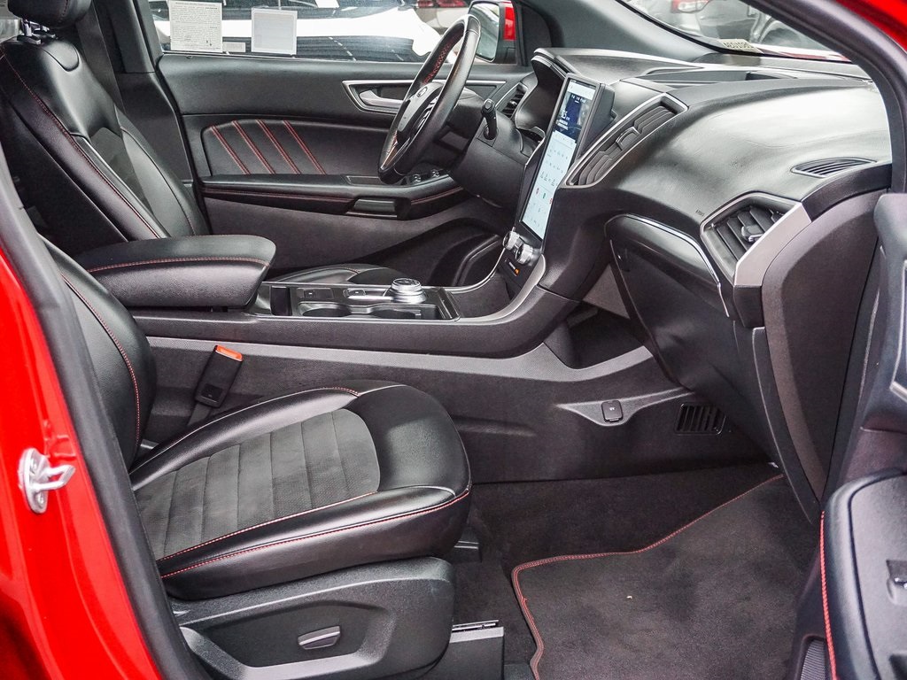 2022 Ford Edge ST photo 12
