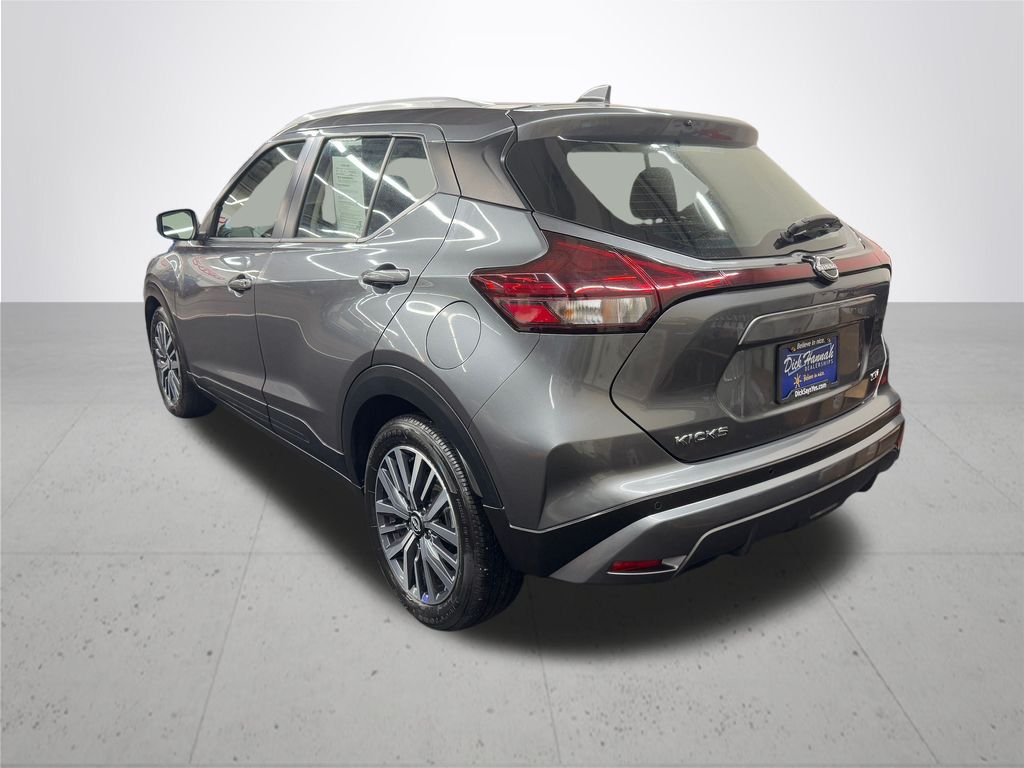 2024 Nissan Kicks SV photo 2