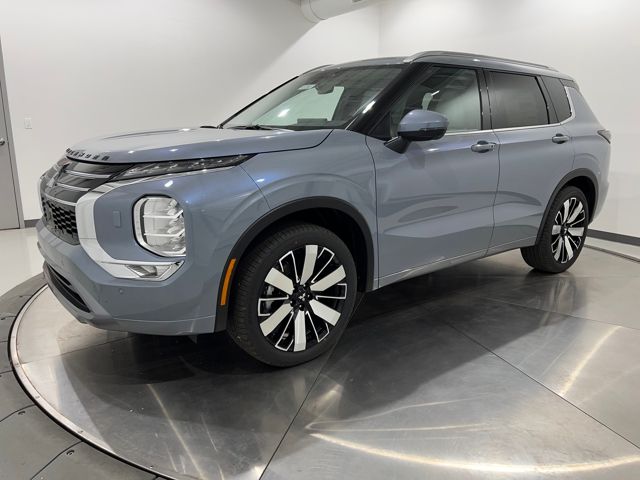 2025 Mitsubishi Outlander SEL's photo