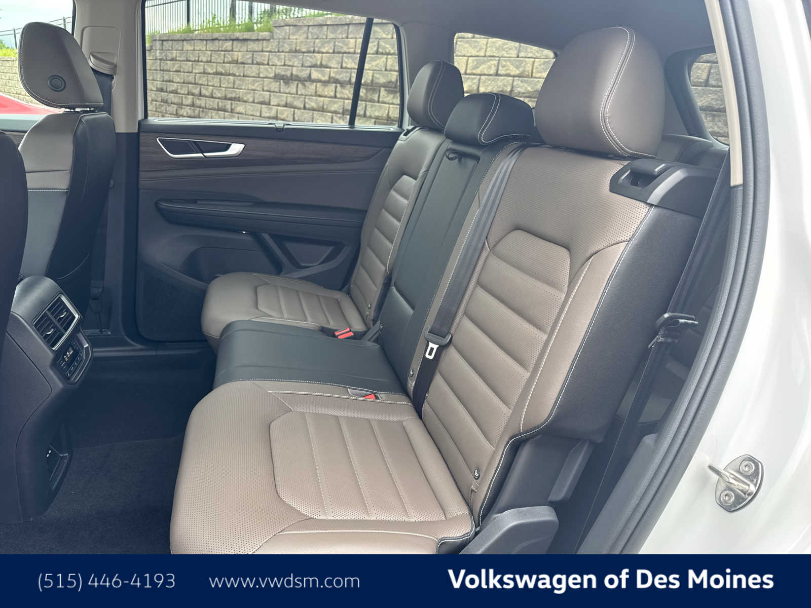 2025 Volkswagen Atlas SEL photo 9