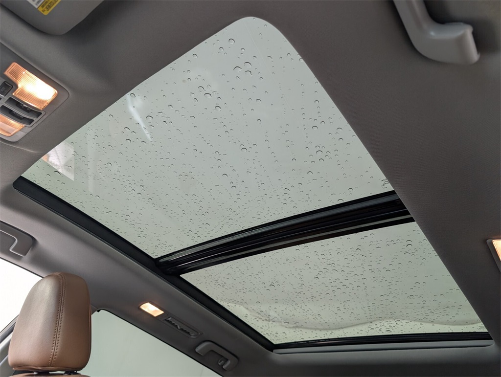 2017 Toyota Highlander Limited Platinum photo 19