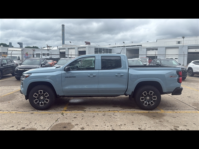 2025 Chevrolet Colorado Z71 photo 3