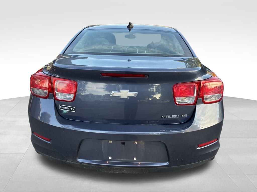 2015 Chevrolet Malibu LS photo 4