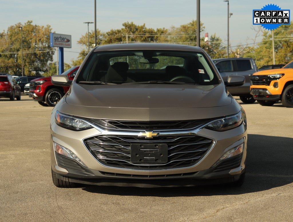 2022 Chevrolet Malibu 1LT photo 2