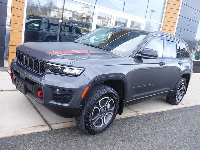 2022 Jeep Grand Cherokee Trailhawk's photo