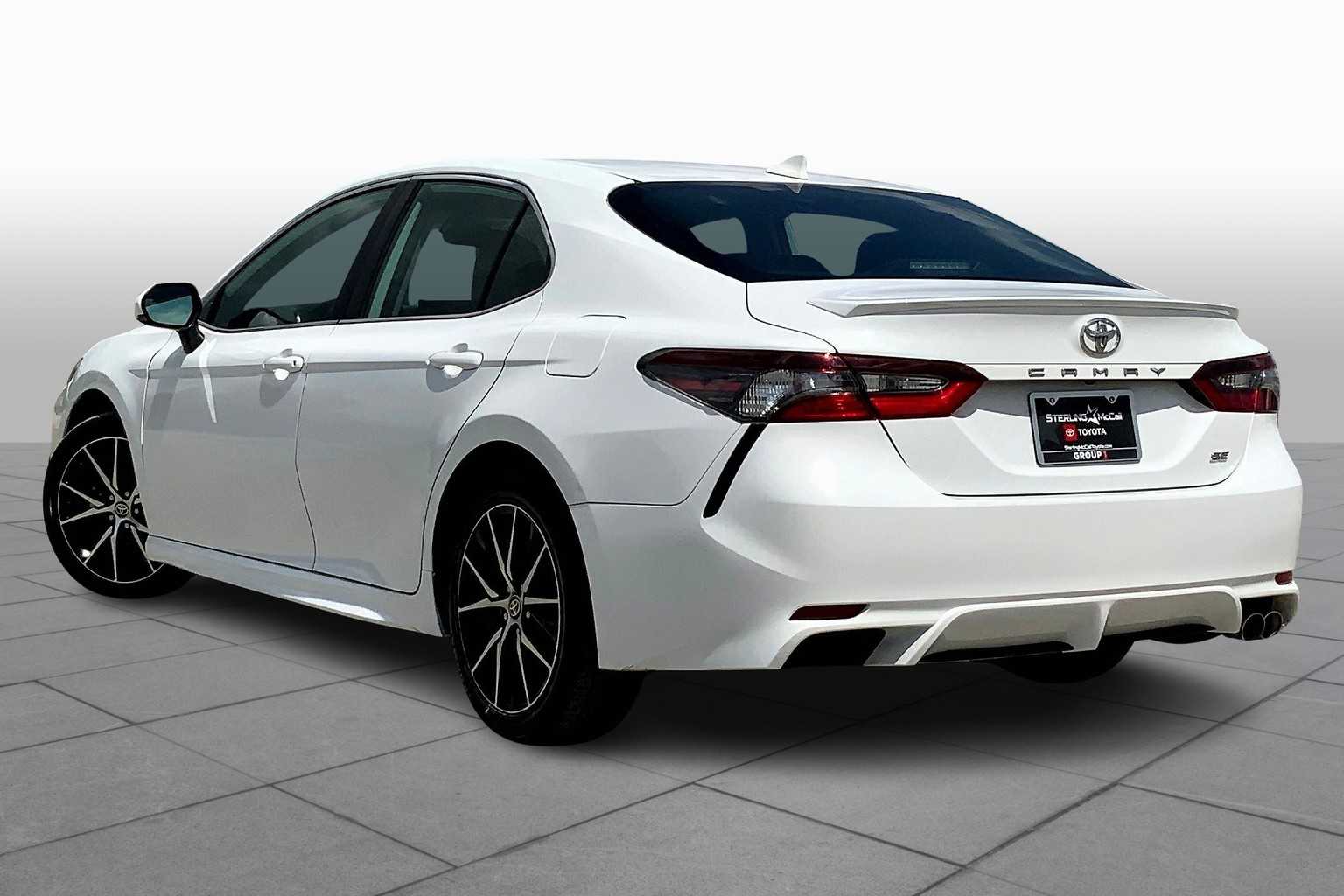 2024 Toyota Camry SE photo 11