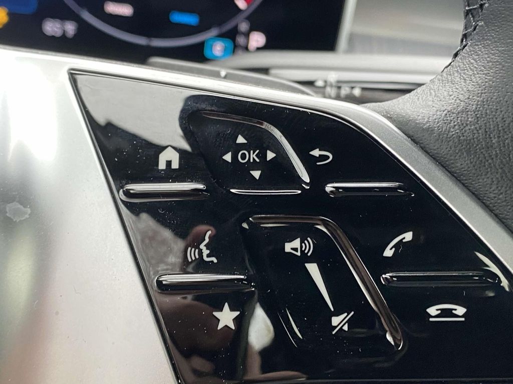 2025 Mercedes Benz C 300 photo 2