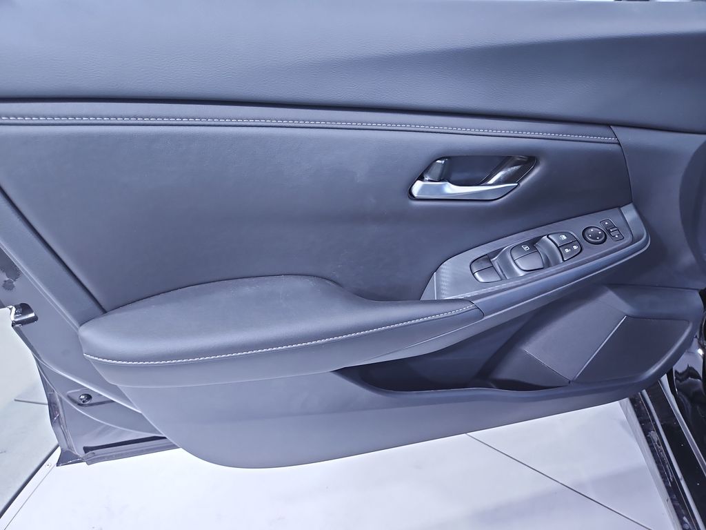 2025 Nissan Sentra SV photo 10