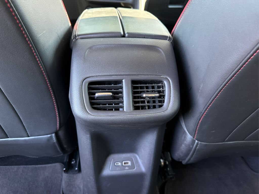 2022 Buick Envision Essence photo 33