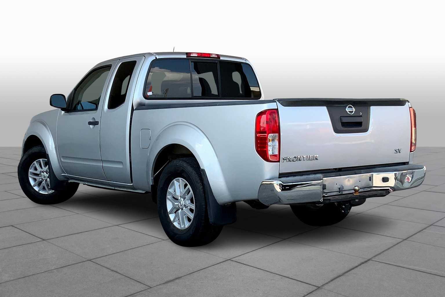 2017 Nissan Frontier SV photo 11