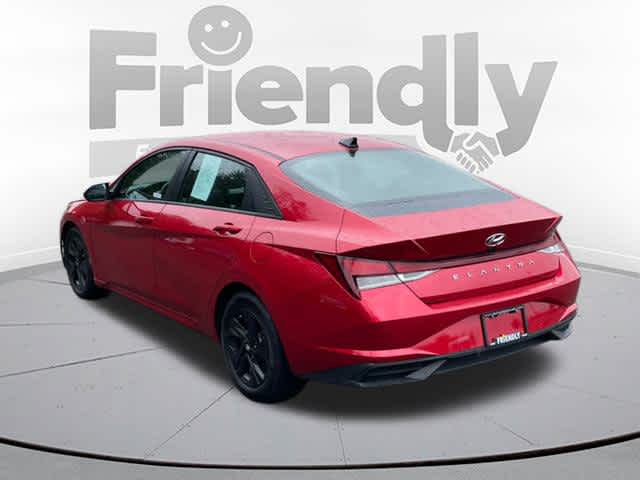 2022 Hyundai Elantra SEL Convenience photo 7