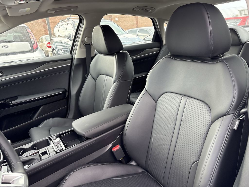 2025 Kia K5 EX photo 12