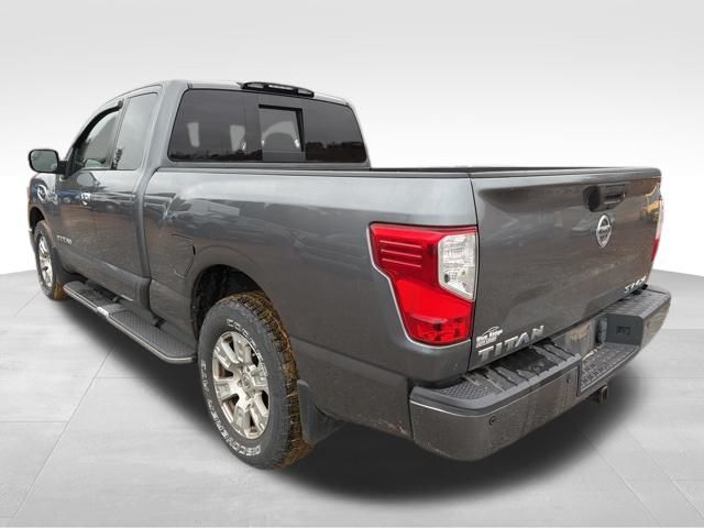2017 Nissan Titan SV photo 4
