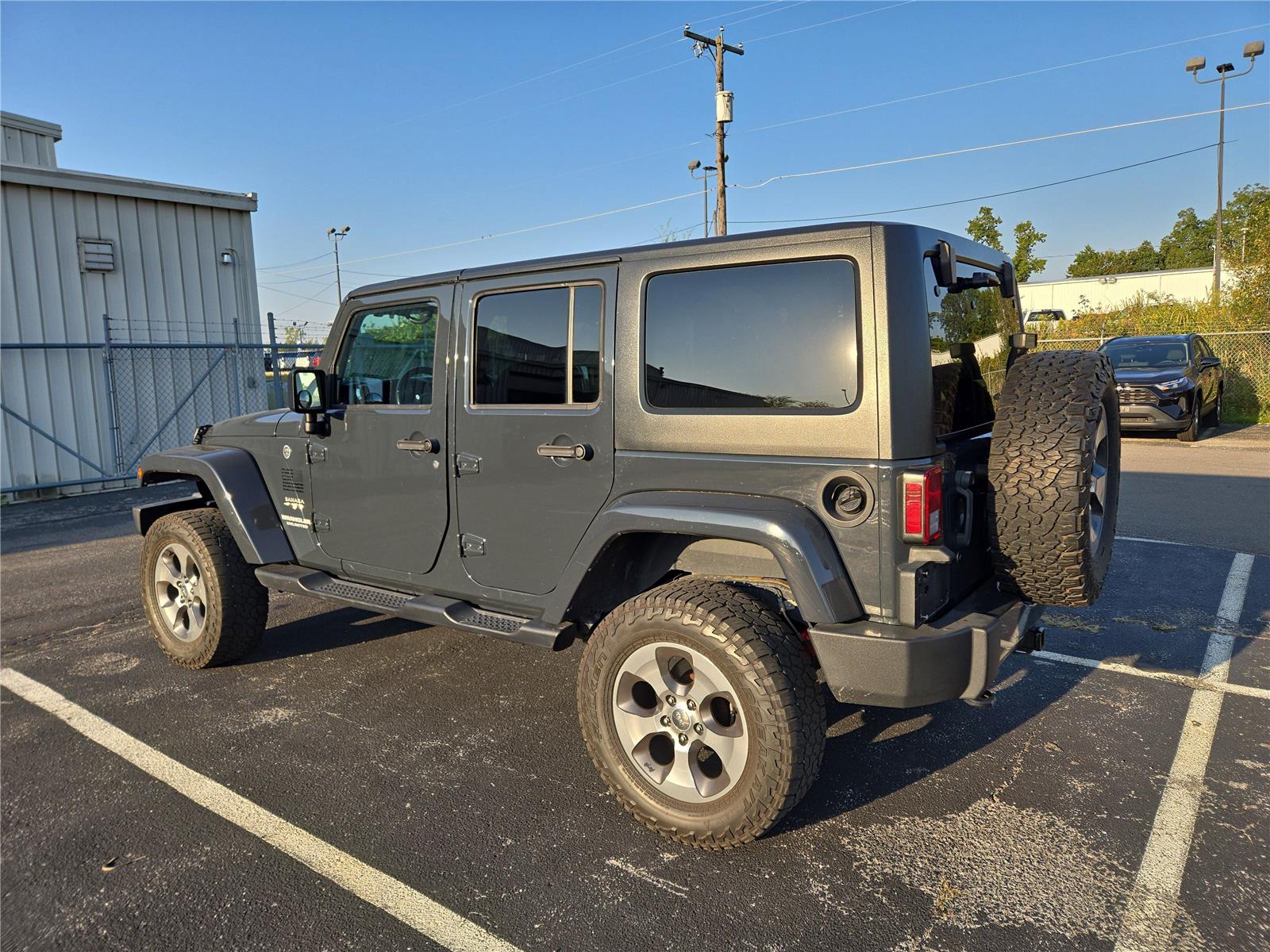 2017 Jeep Wrangler Unlimited Sahara photo 4