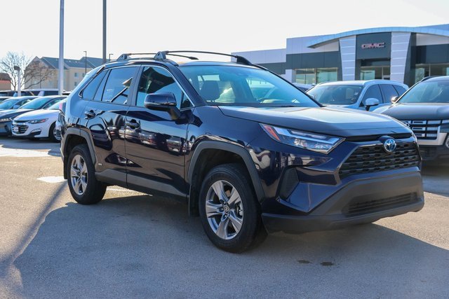 2023 Toyota RAV4 XLE's photo