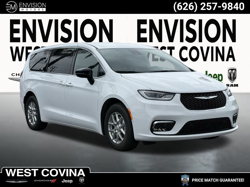 2026 Chrysler Pacifica Select's photo