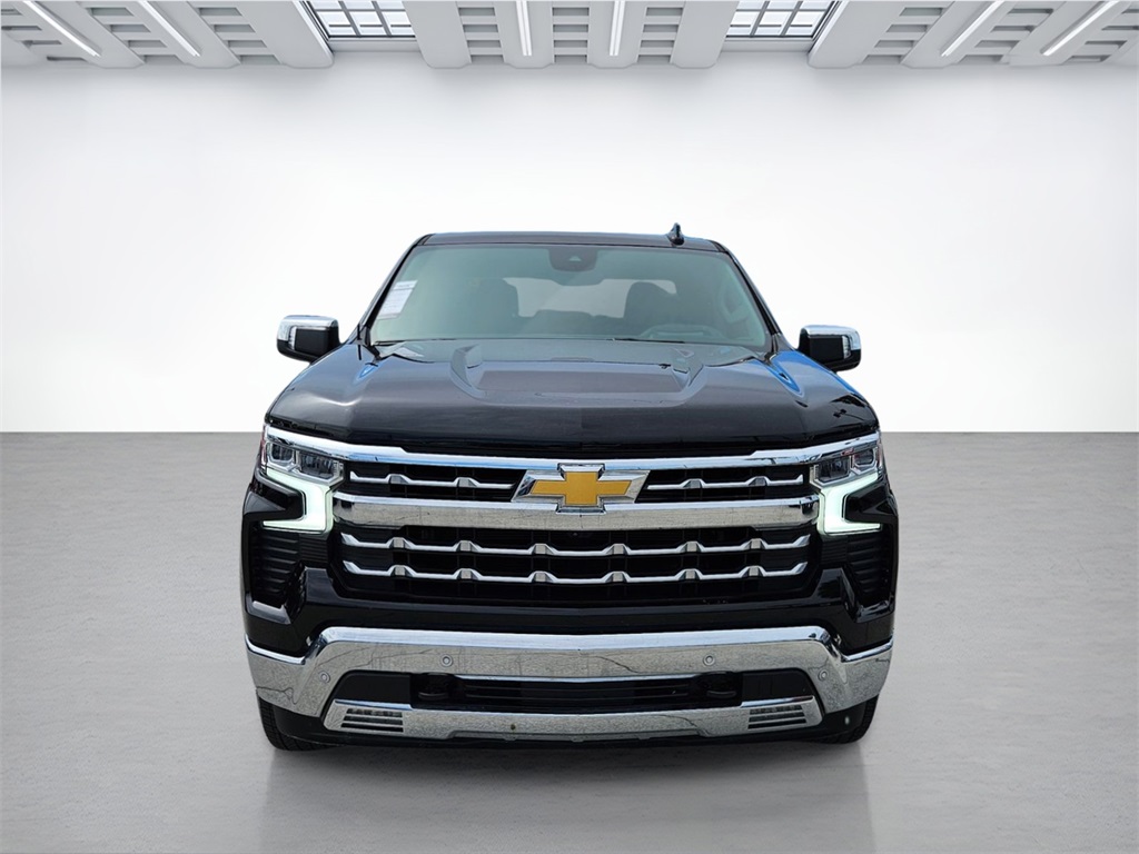 2024 Chevrolet Silverado 1500 LTZ photo 3