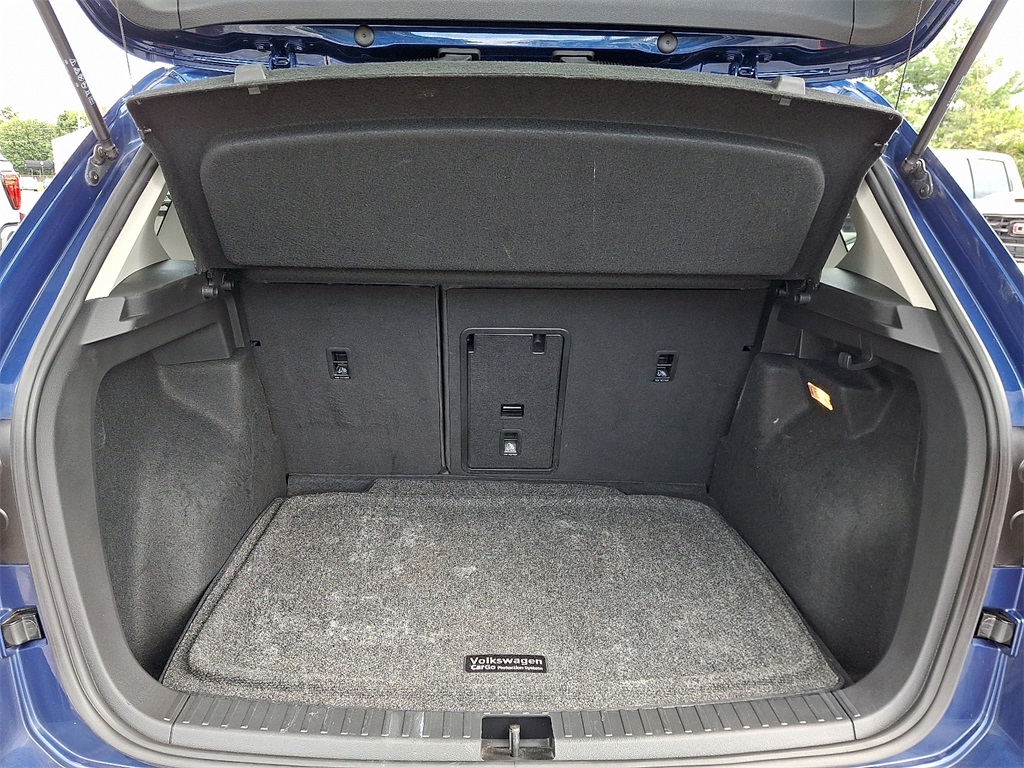 2022 Volkswagen Taos SEL photo 25