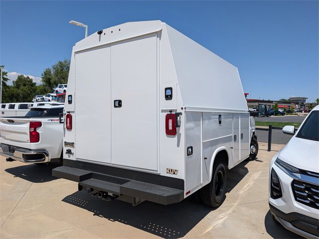 2024 Chevrolet Express Cutaway 3500 photo 4