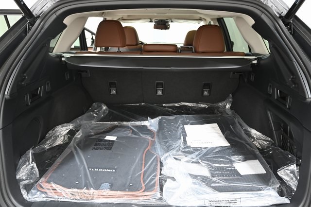 2025 Subaru Outback Touring photo 16