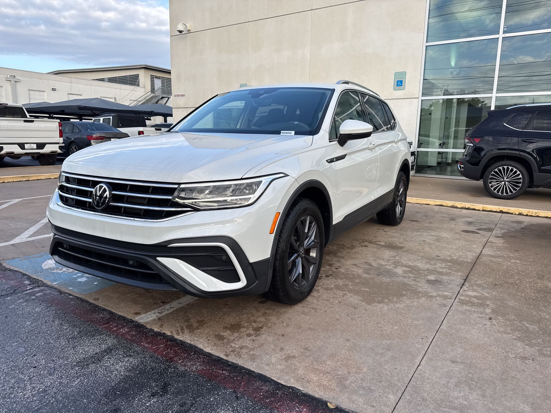 2023 Volkswagen Tiguan SE