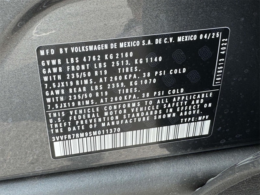 2025 Volkswagen Tiguan SE photo 17