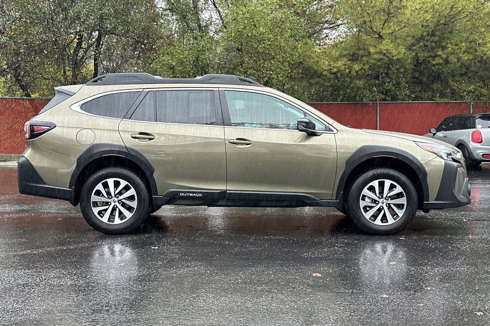 2025 Subaru Outback Premium photo 3