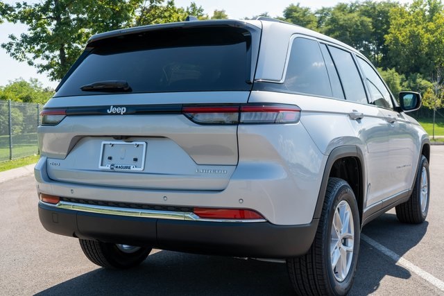 2025 Jeep Grand Cherokee Laredo X photo 4