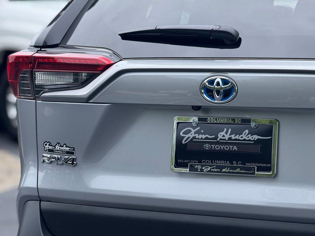 2024 Toyota RAV4 Hybrid LE photo 11