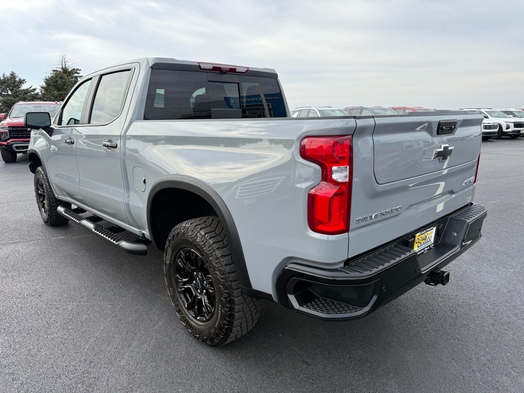 2025 Chevrolet Silverado 1500 ZR2 photo 3