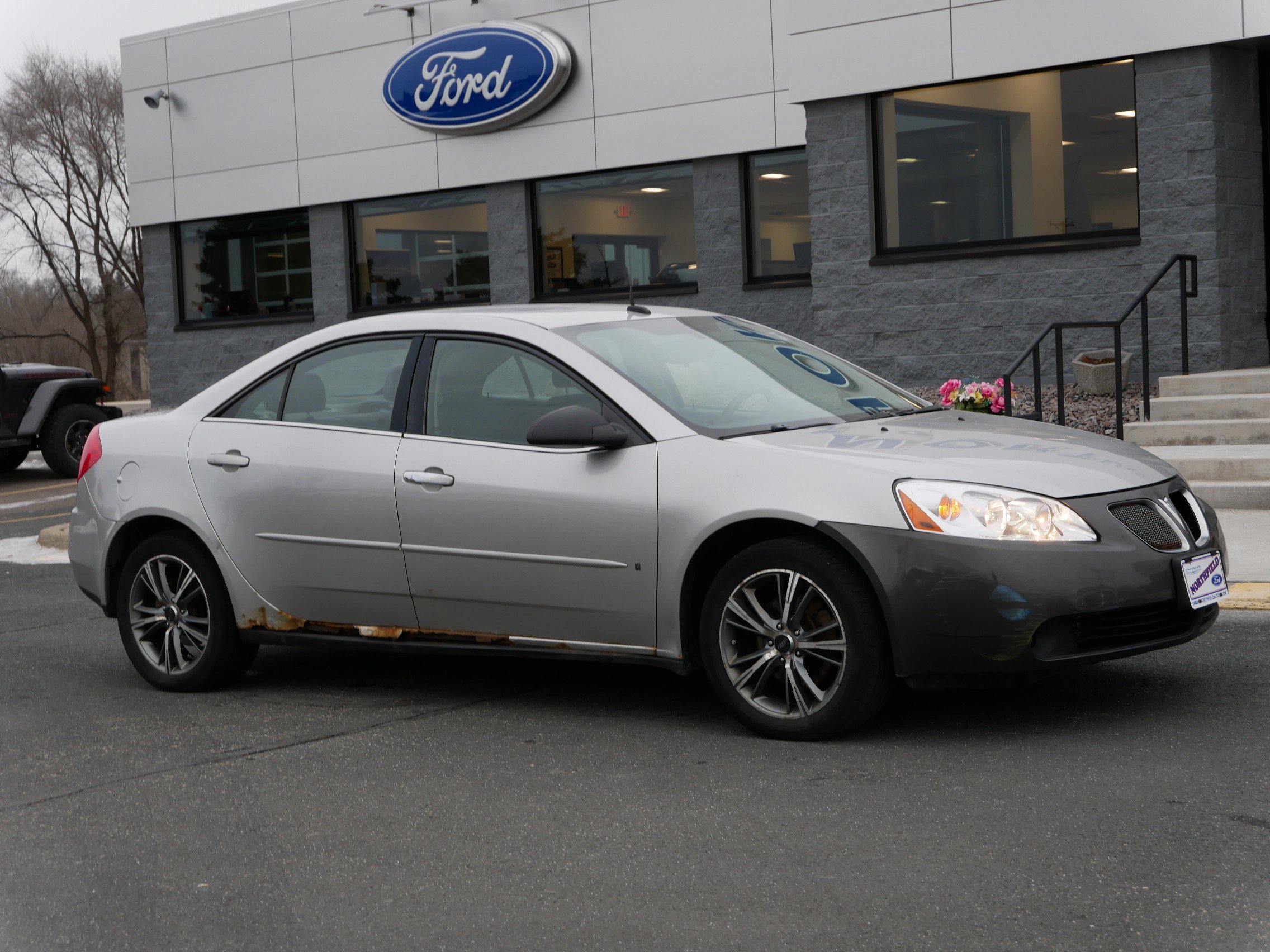 Used 2008 Pontiac G6 G6 with VIN 1G2ZG57B684162683 for sale in Northfield, Minnesota