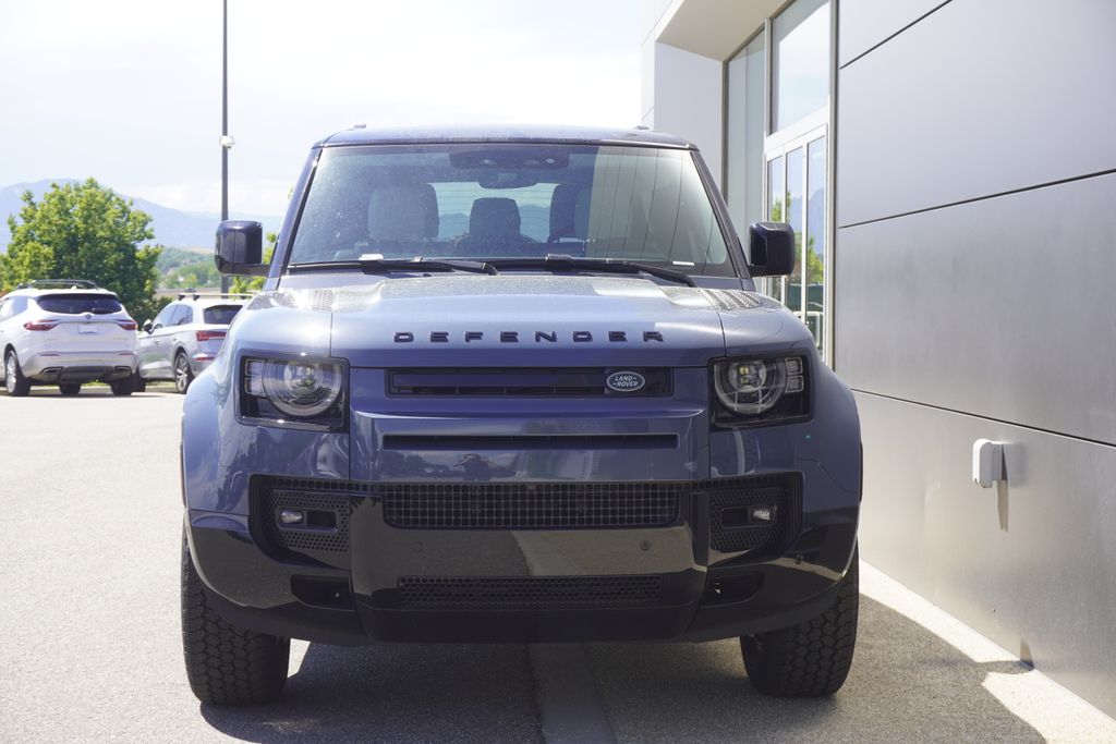 2025 Land Rover Defender 90 X-Dynamic SE photo 5