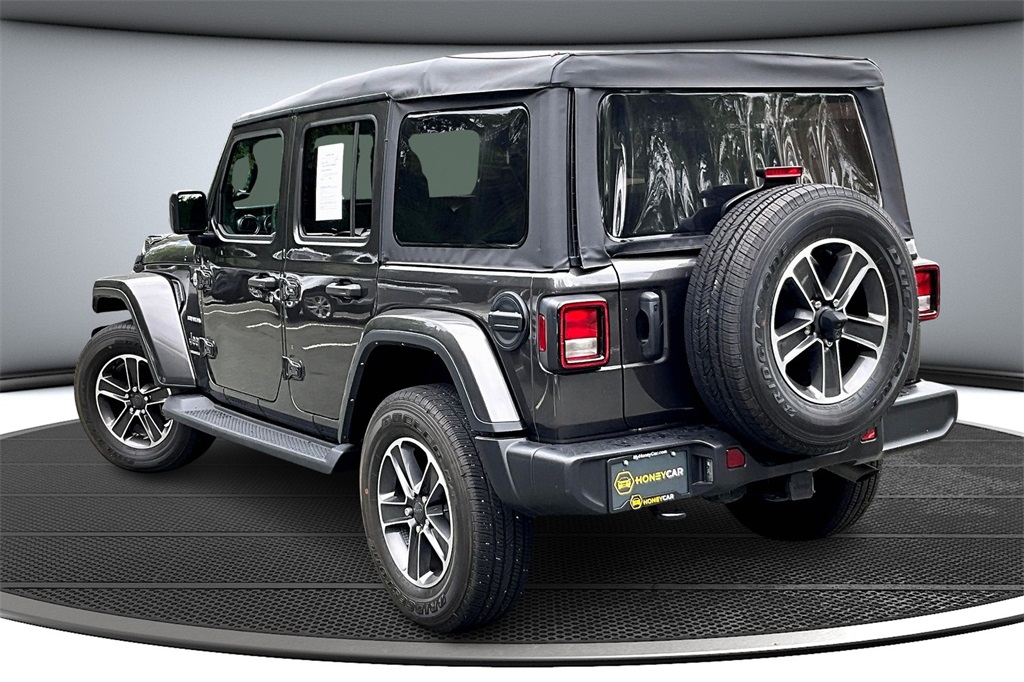 2023 Jeep Wrangler Sahara photo 4