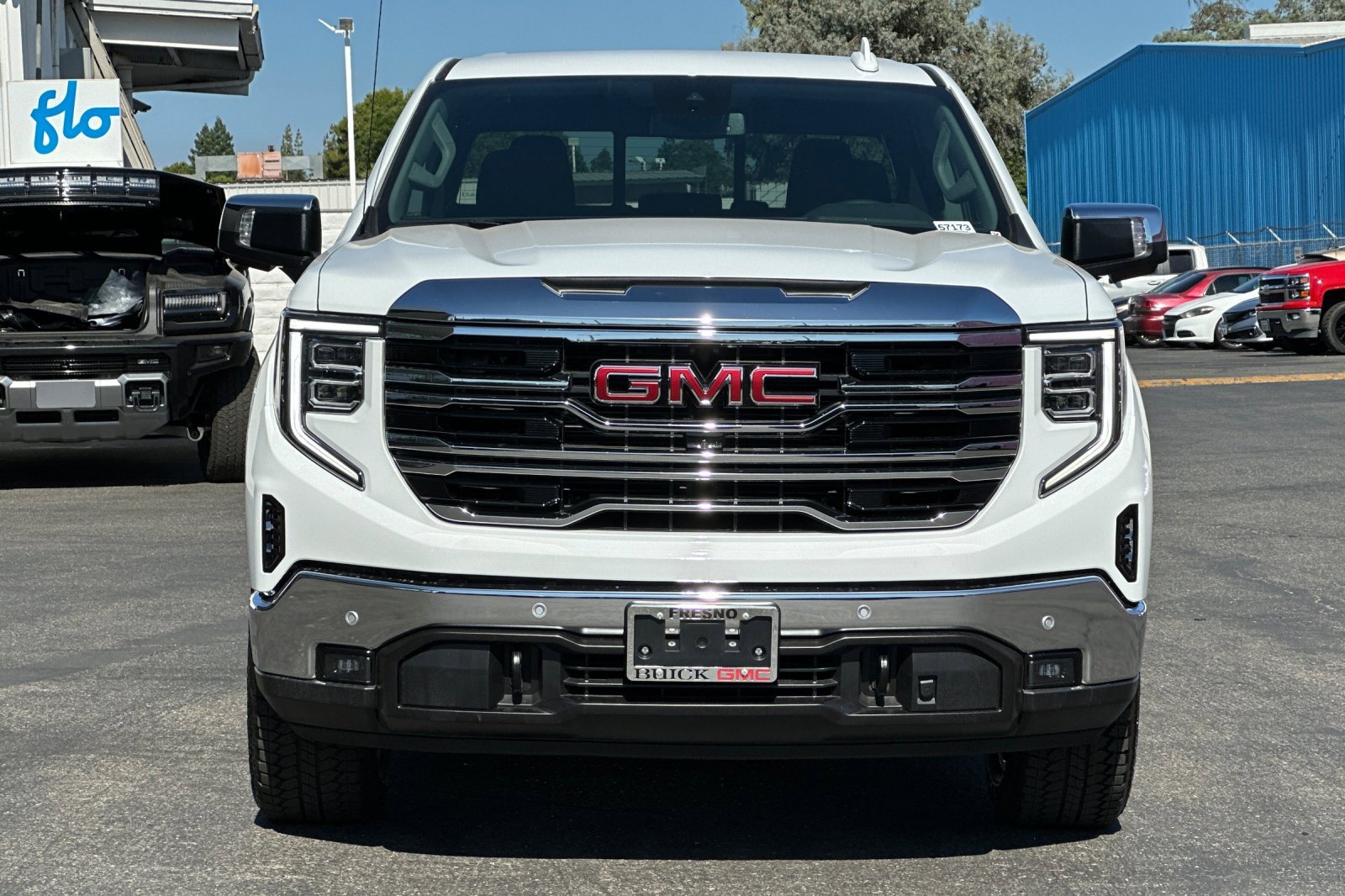 2025 Gmc Sierra 1500 SLT photo 3