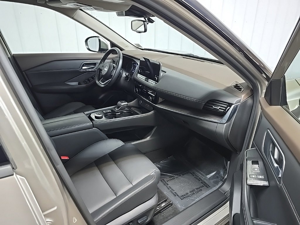 2021 Nissan Rogue SL photo 16