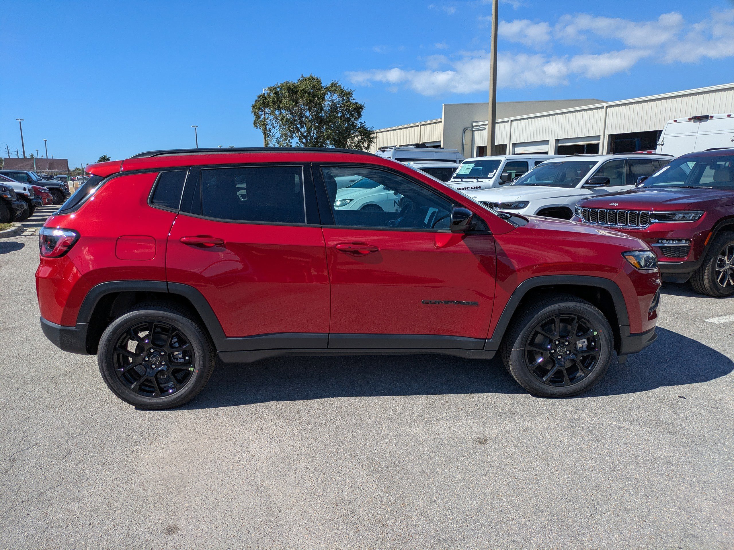 2026 Jeep Compass Latitude Altitude photo 2