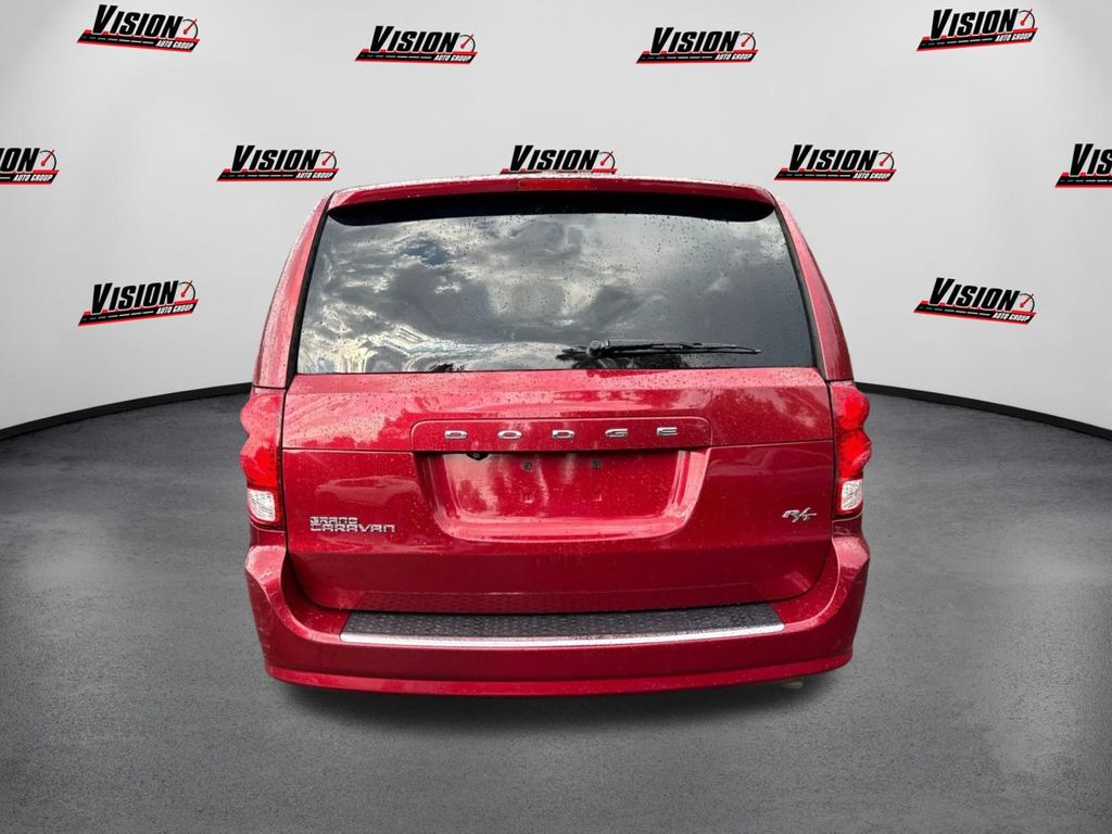 2015 Dodge Grand Caravan R/T photo 6