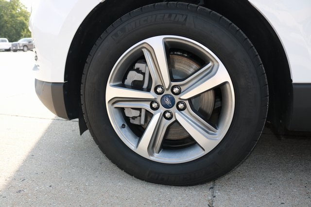 2022 Ford Edge SEL photo 19