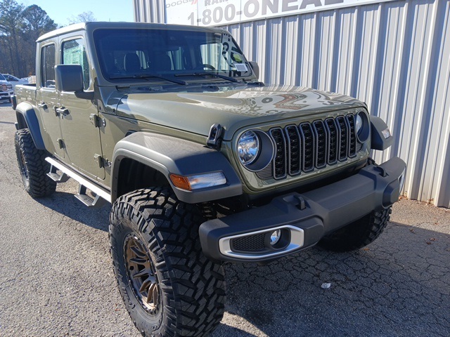 2025 Jeep Gladiator Sport S's photo