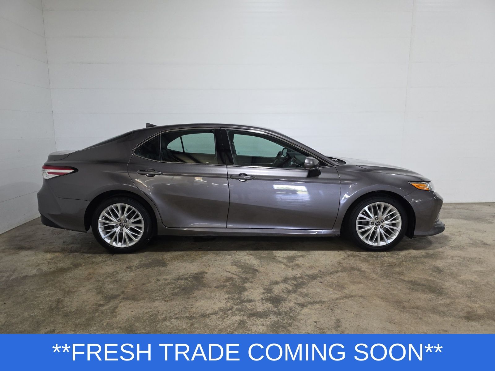 2020 Toyota Camry XLE photo 4