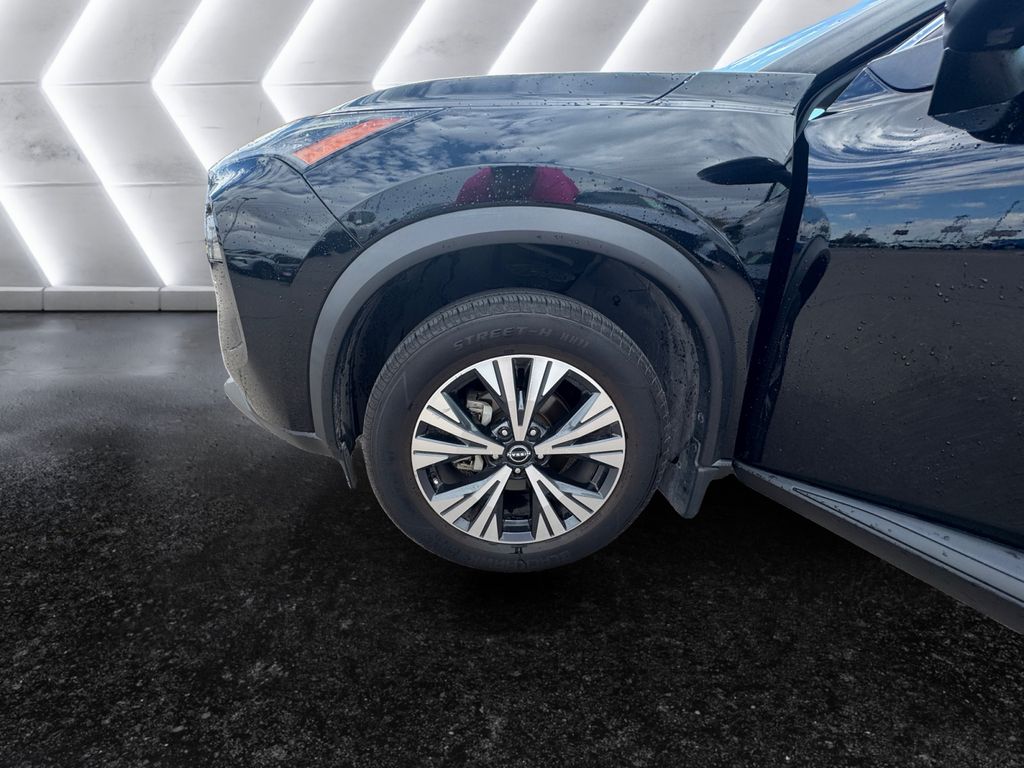 2022 Nissan Rogue SV photo 26