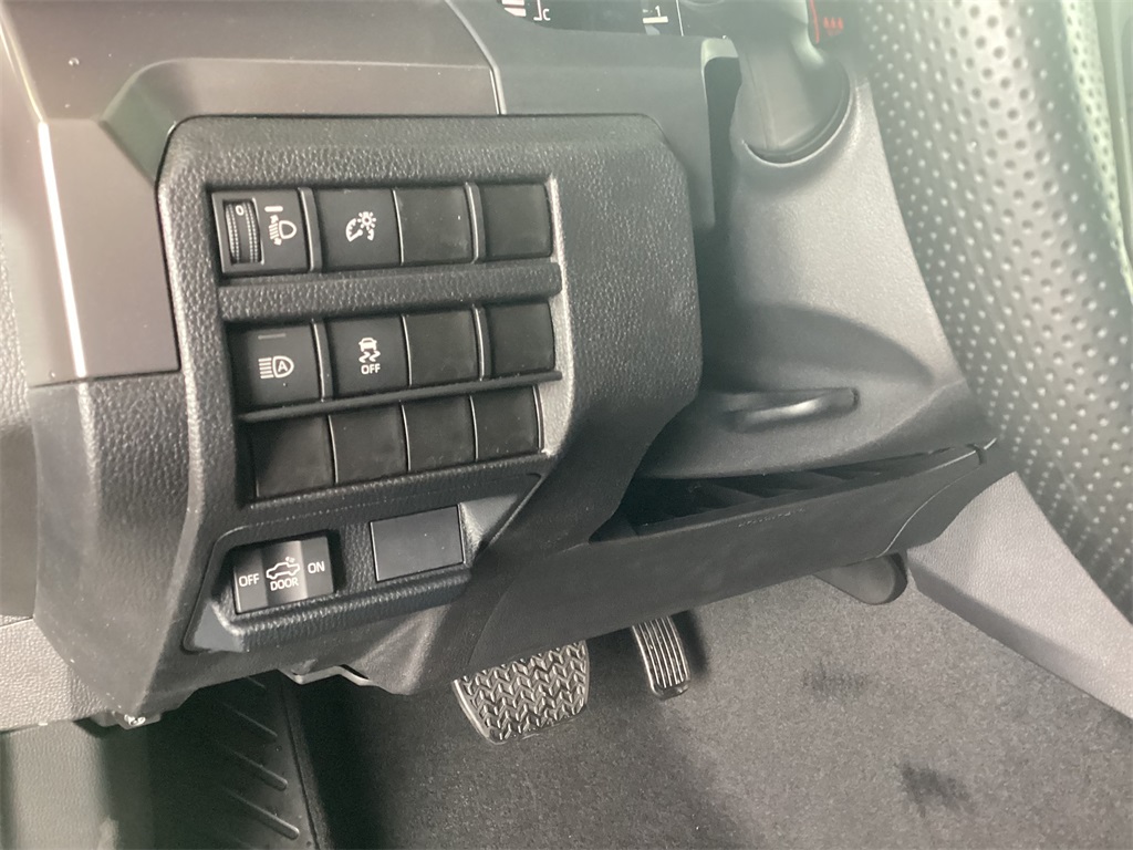 2025 Toyota Tacoma SR5 4x4 Double Cab photo 4