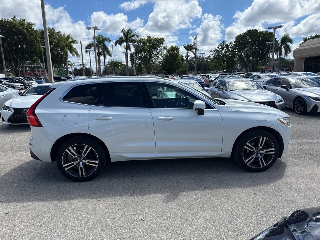 2019 Volvo XC60 T5 Momentum photo 5