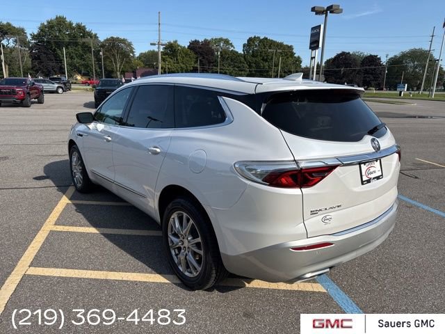 2022 Buick Enclave Essence photo 2