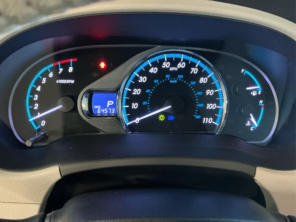 2013 Toyota Sienna XLE photo 11
