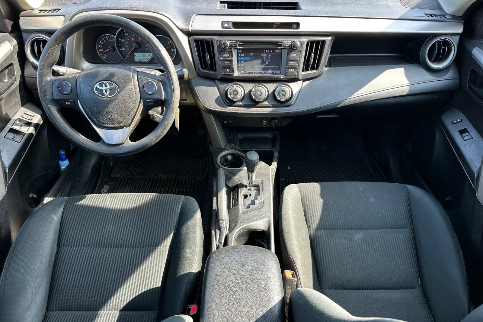 2016 Toyota RAV4 LE photo 7