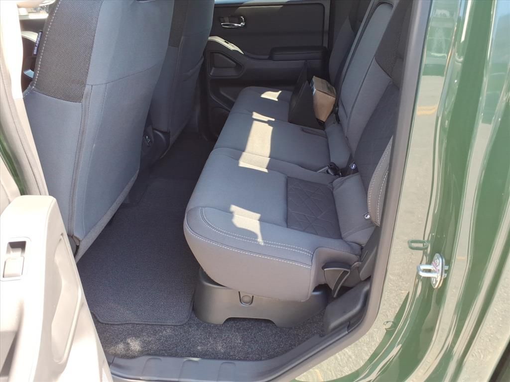 2025 Nissan Frontier SV photo 11